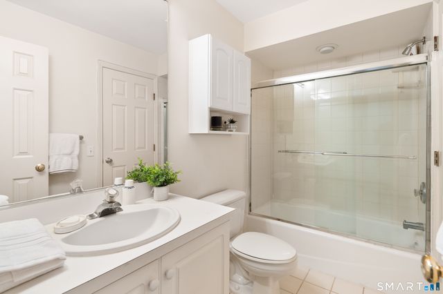 180 Turn Of River Road 1B, Stamford, CT 06905