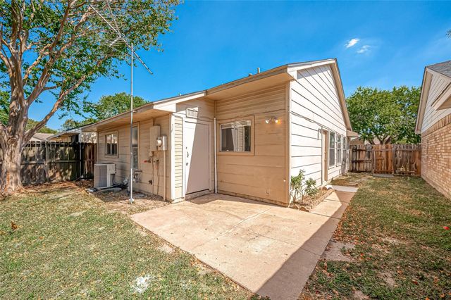 7111 Village Lake Drive, Cypress, TX 77433