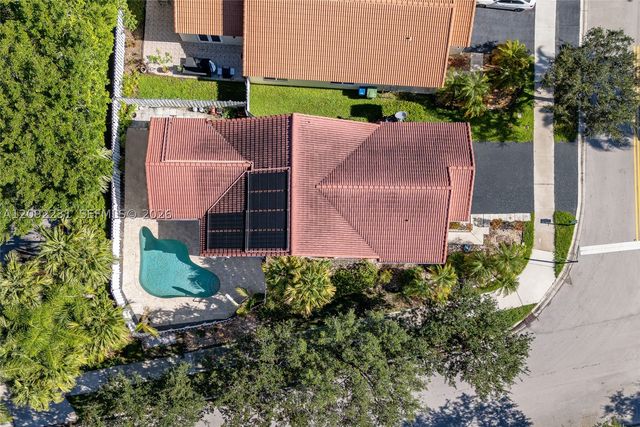 890 San Remo Dr, Weston, FL 33326