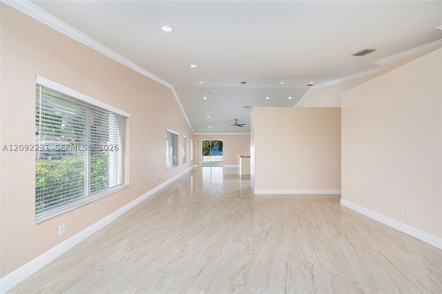 890 San Remo Dr, Weston, FL 33326