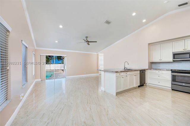 890 San Remo Dr, Weston, FL 33326