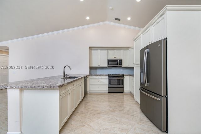 890 San Remo Dr, Weston, FL 33326