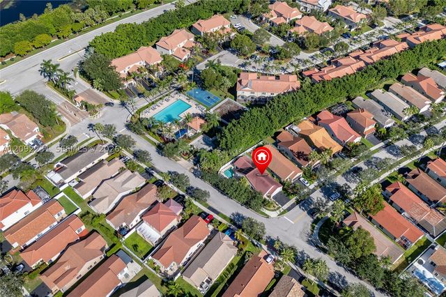 890 San Remo Dr, Weston, FL 33326