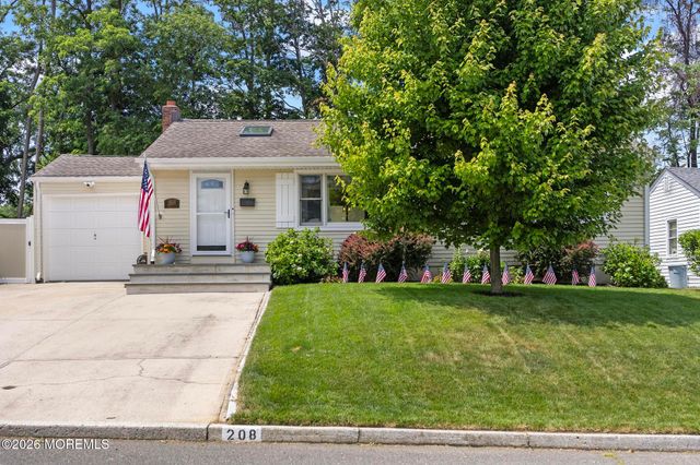 208 Martin Place, Middletown, NJ 07748