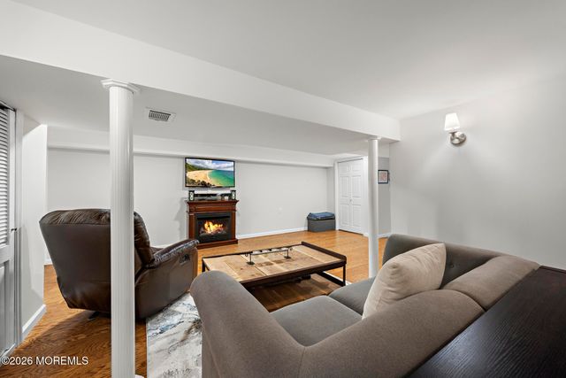 208 Martin Place, Middletown, NJ 07748