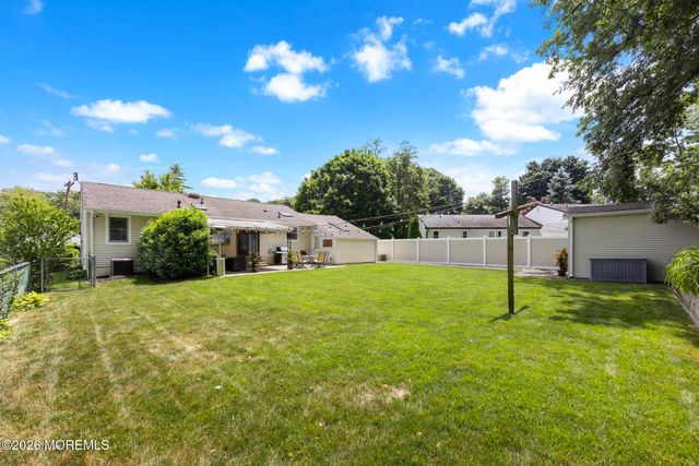 208 Martin Place, Middletown, NJ 07748