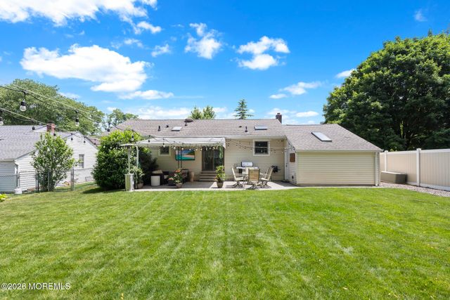 208 Martin Place, Middletown, NJ 07748
