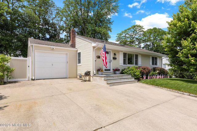 208 Martin Place, Middletown, NJ 07748