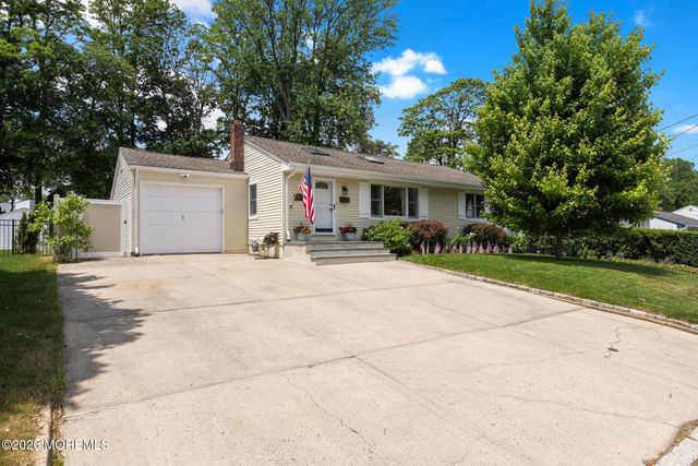 208 Martin Place, Middletown, NJ 07748