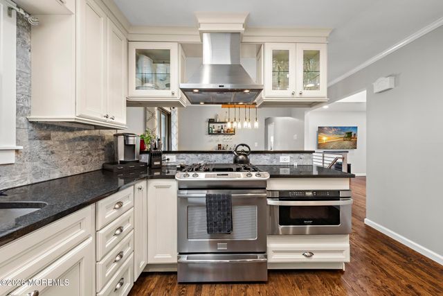 208 Martin Place, Middletown, NJ 07748