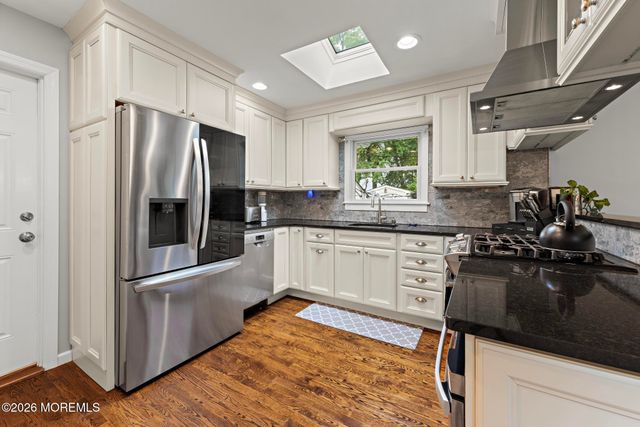 208 Martin Place, Middletown, NJ 07748
