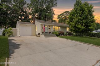 208 Martin Place, Middletown, NJ 07748