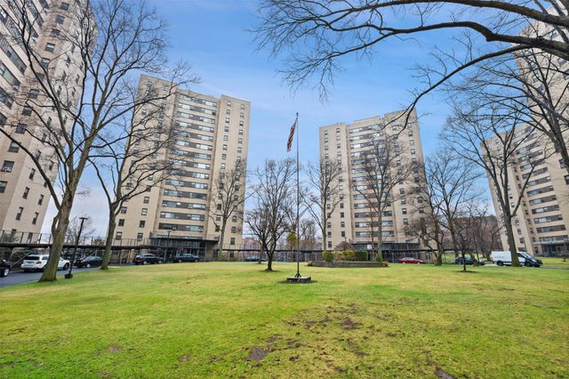 1 Fordham Hill Oval Fordham Road 8D, Bronx, NY 10468
