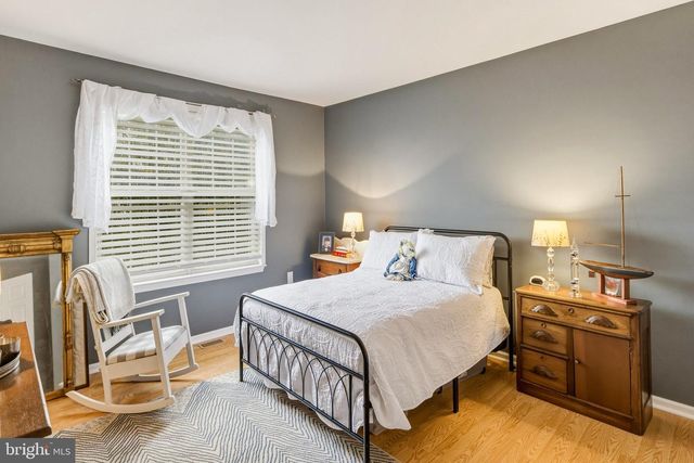 35 RICKLAND DR, Sewell, NJ 08080