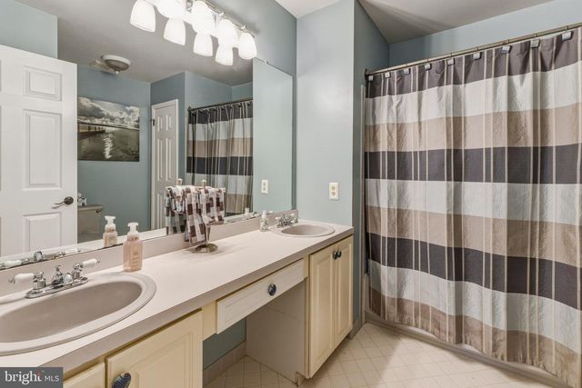 35 RICKLAND DR, Sewell, NJ 08080