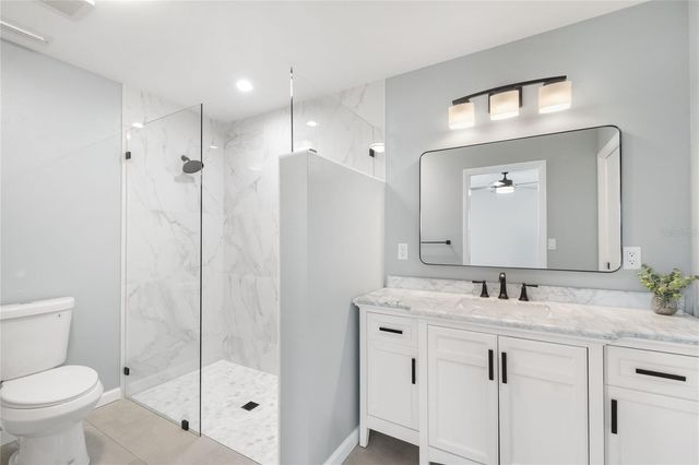 5689 EVERGREEN DRIVE 18, Sarasota, FL 34233