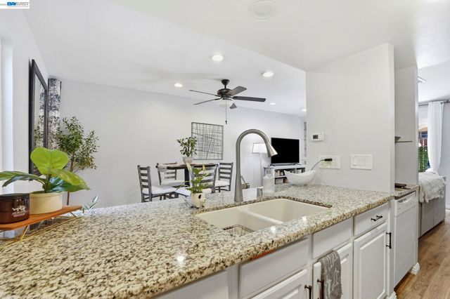 5505 Roundtree Dr B, Concord, CA 94521