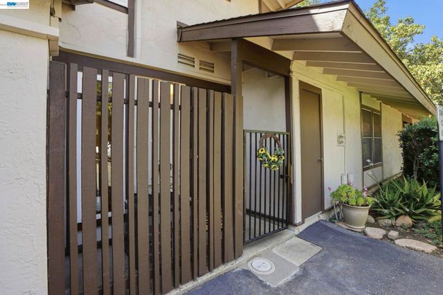 5505 Roundtree Dr B, Concord, CA 94521