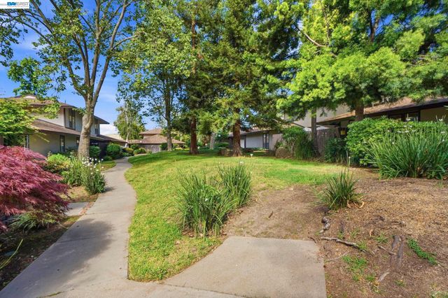 5505 Roundtree Dr B, Concord, CA 94521