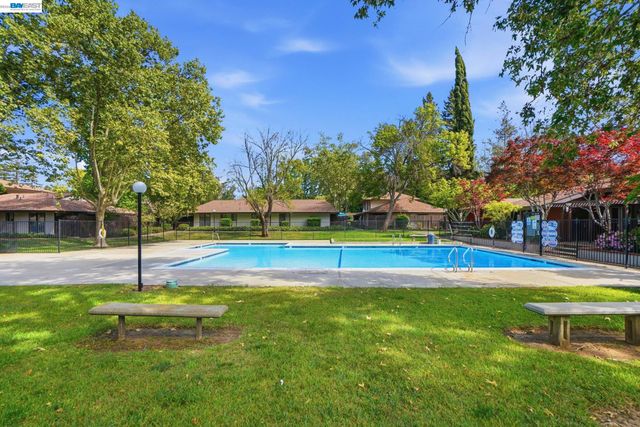 5505 Roundtree Dr B, Concord, CA 94521