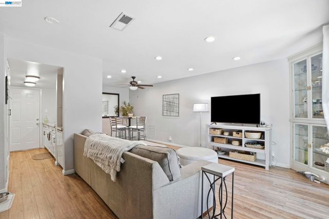 5505 Roundtree Dr B, Concord, CA 94521