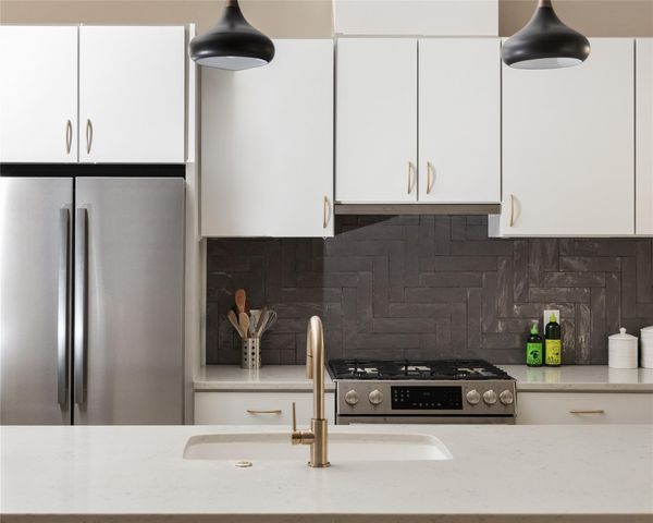 2300 Enfield RD 303, Austin, TX 78703