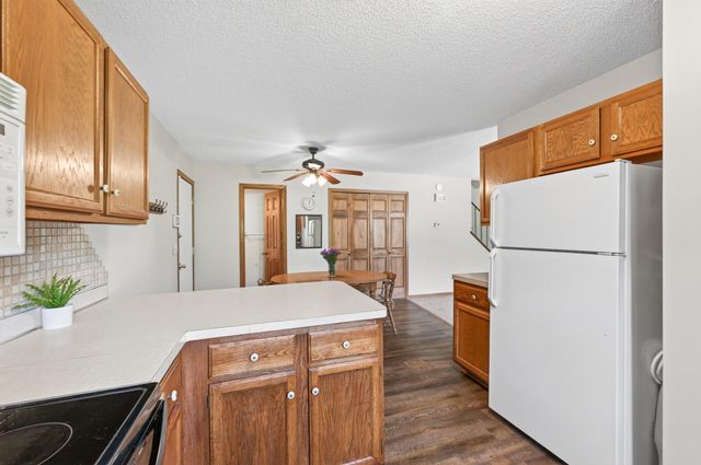 1554 Helmo Avenue N, Oakdale, MN 55128