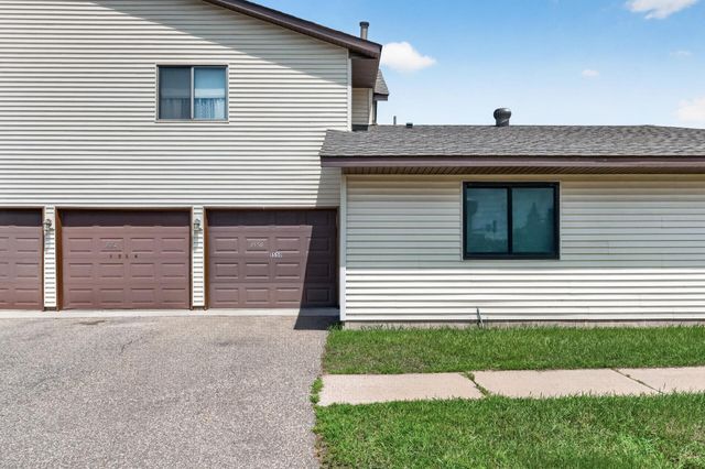 1554 Helmo Avenue N, Oakdale, MN 55128