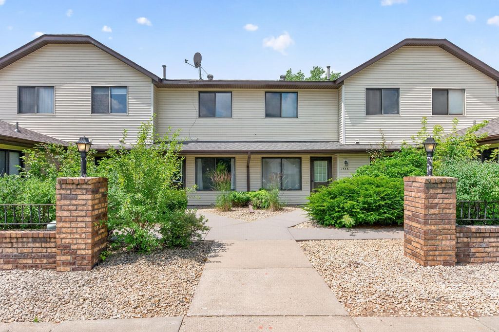 1554 Helmo Avenue N, Oakdale, MN 55128 — photo 2