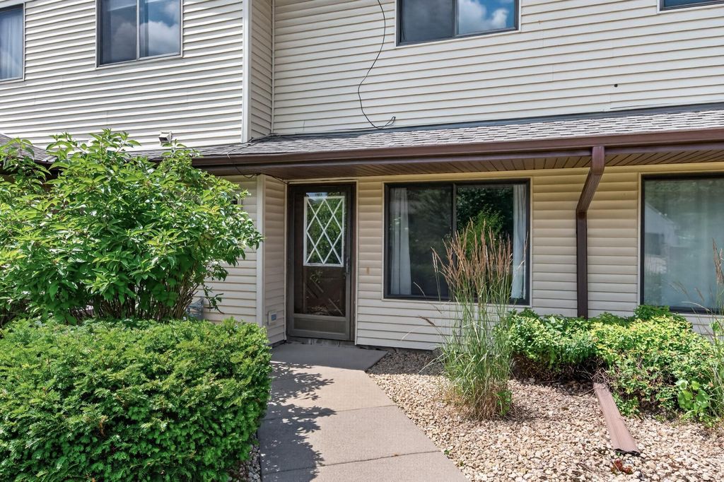 1554 Helmo Avenue N, Oakdale, MN 55128 — photo 3