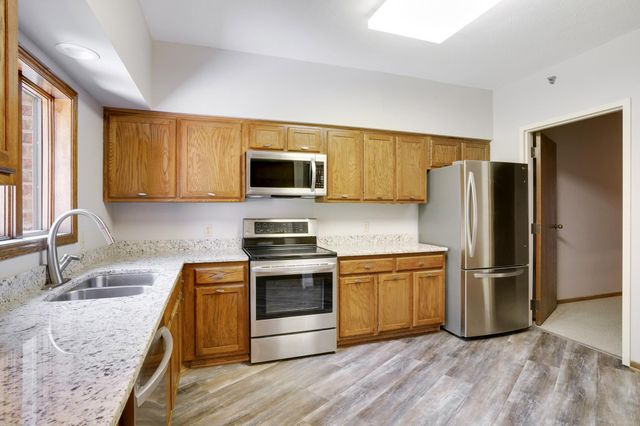 3531 Oakton Drive 2005, Hopkins, MN 55305
