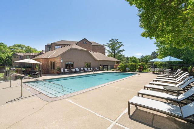 3531 Oakton Drive 2005, Hopkins, MN 55305