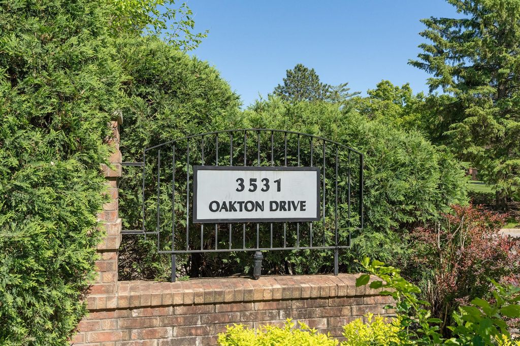 3531 Oakton Drive 2005, Hopkins, MN 55305