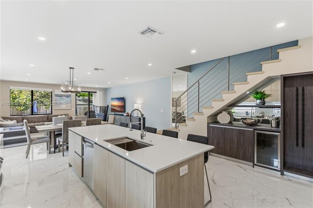 809 SW 10th Ter, Fort Lauderdale, FL 33315