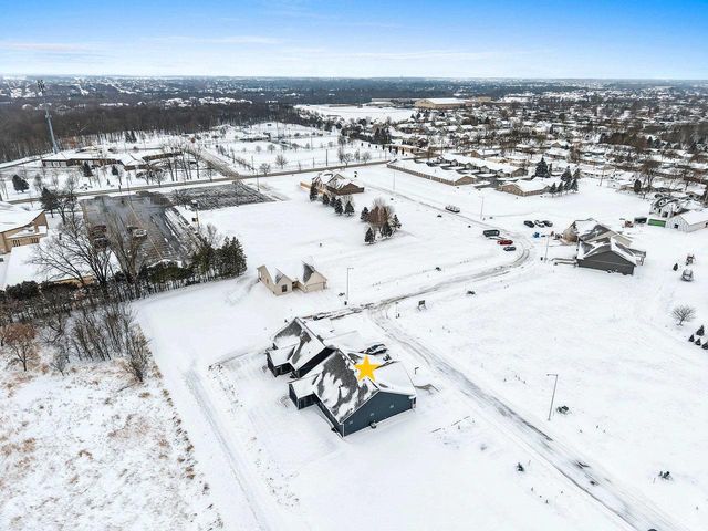 393 FARMHOUSE LANE, Combined Locks, WI 54113