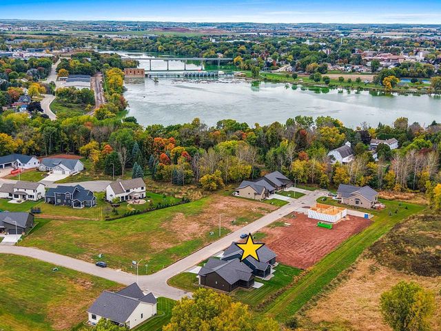 393 FARMHOUSE LANE, Combined Locks, WI 54113