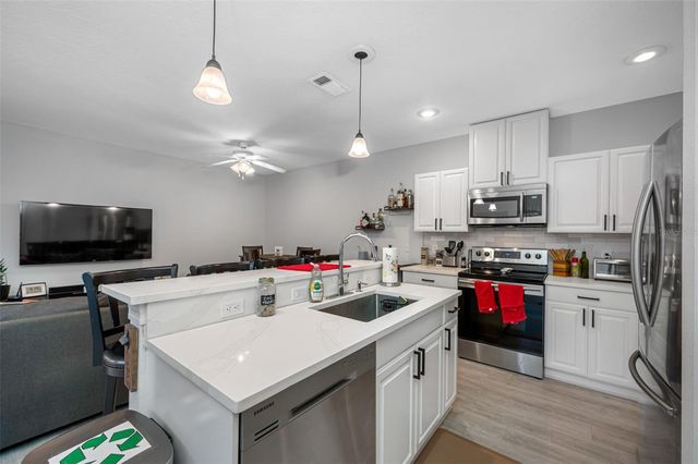 400 S WILLOW AVENUE A, Tampa, FL 33606