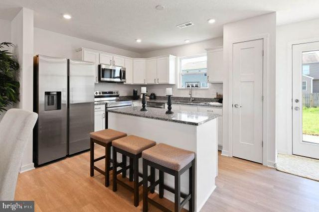 300 EDDY RD, Inwood, WV 25428