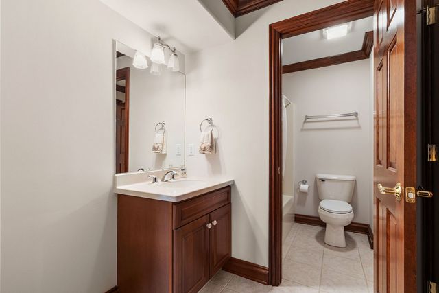 1340 Cantigny Court, Chesterton, IN 46304