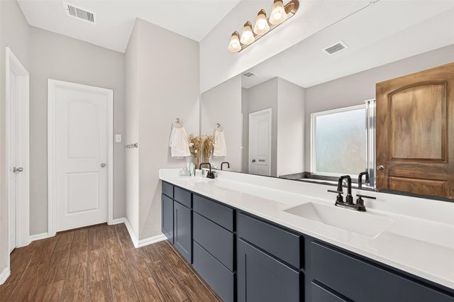 107 Sawmill Ridge Road, Rosharon, TX 77583