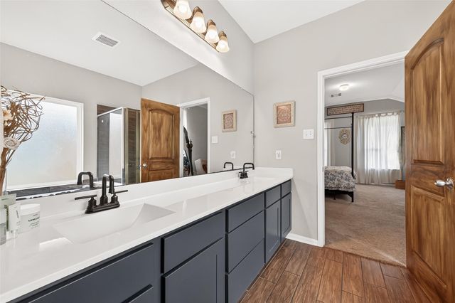 107 Sawmill Ridge Road, Rosharon, TX 77583