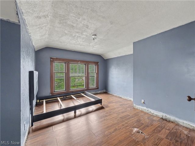 851 Tod Avenue NW, Warren, OH 44485