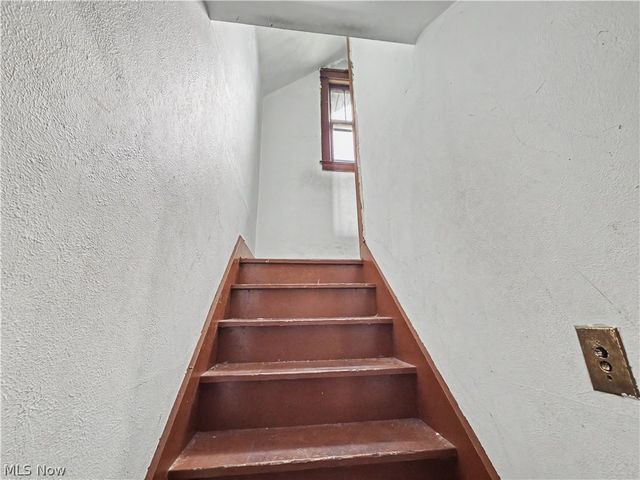 851 Tod Avenue NW, Warren, OH 44485