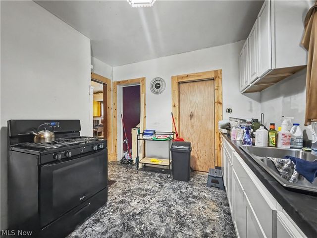 851 Tod Avenue NW, Warren, OH 44485