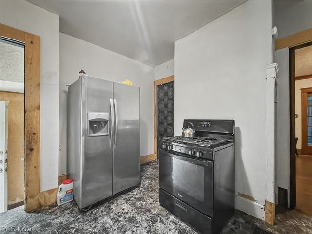 851 Tod Avenue NW, Warren, OH 44485