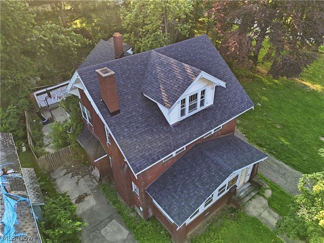 851 Tod Avenue NW, Warren, OH 44485