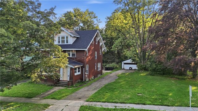 851 Tod Avenue NW, Warren, OH 44485