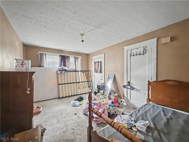 851 Tod Avenue NW, Warren, OH 44485