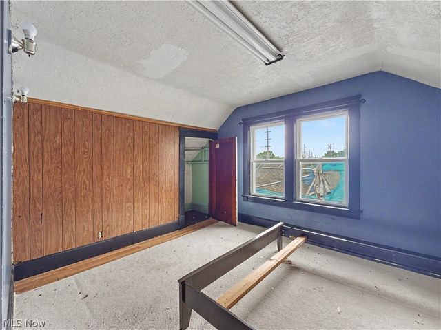 851 Tod Avenue NW, Warren, OH 44485