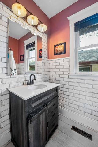 838 Clear Avenue, Saint Paul, MN 55106